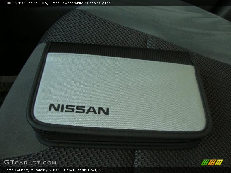 Fresh Powder White / Charcoal/Steel 2007 Nissan Sentra 2.0 S