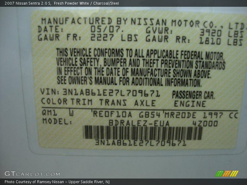 Fresh Powder White / Charcoal/Steel 2007 Nissan Sentra 2.0 S