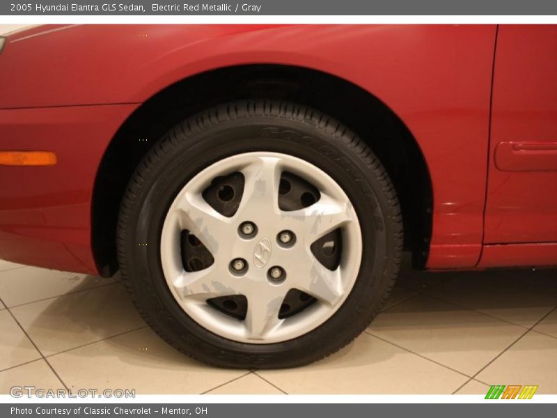 Electric Red Metallic / Gray 2005 Hyundai Elantra GLS Sedan