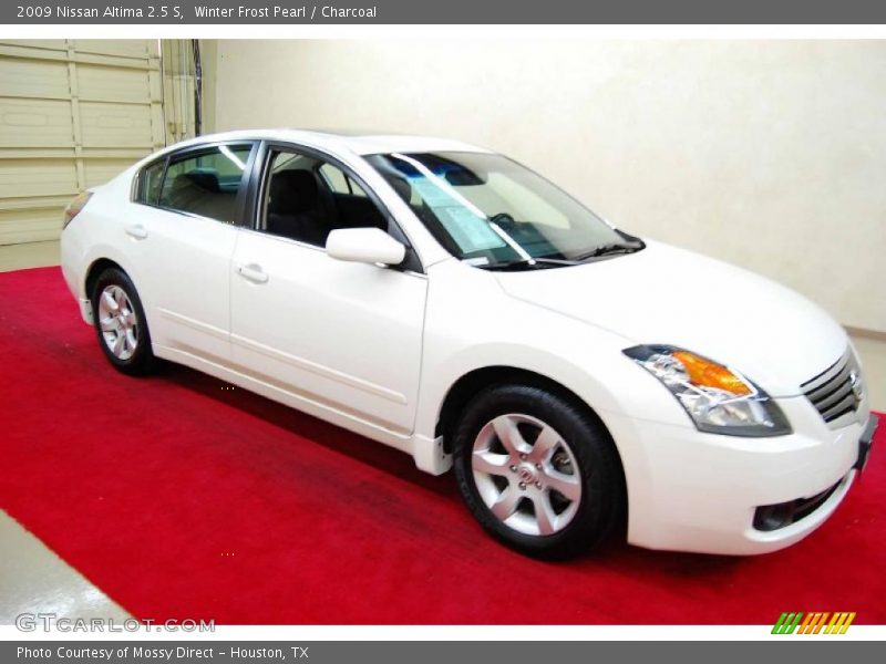 Winter Frost Pearl / Charcoal 2009 Nissan Altima 2.5 S