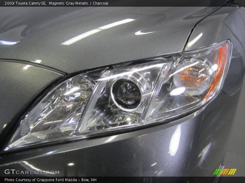 Magnetic Gray Metallic / Charcoal 2009 Toyota Camry SE