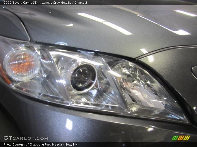 Magnetic Gray Metallic / Charcoal 2009 Toyota Camry SE