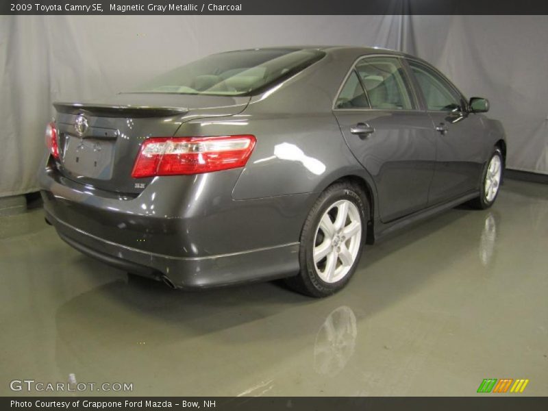 Magnetic Gray Metallic / Charcoal 2009 Toyota Camry SE