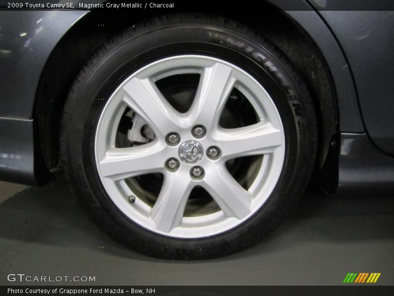 Magnetic Gray Metallic / Charcoal 2009 Toyota Camry SE