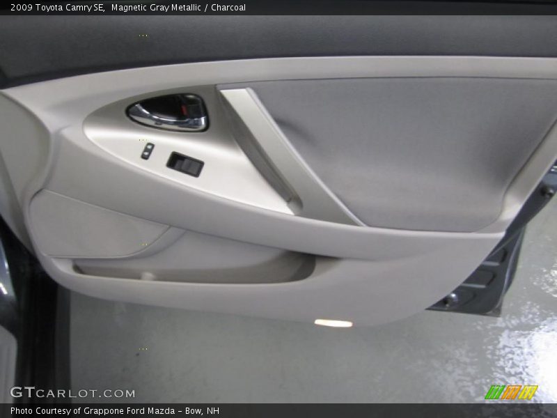 Magnetic Gray Metallic / Charcoal 2009 Toyota Camry SE