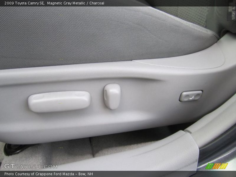 Magnetic Gray Metallic / Charcoal 2009 Toyota Camry SE