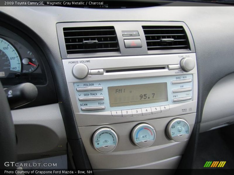 Magnetic Gray Metallic / Charcoal 2009 Toyota Camry SE