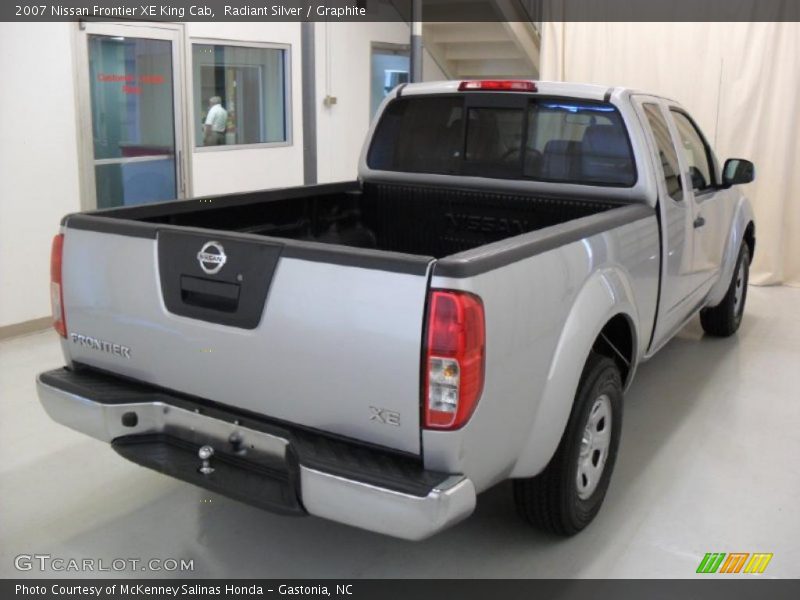 Radiant Silver / Graphite 2007 Nissan Frontier XE King Cab