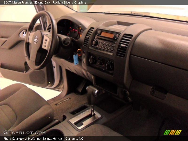 Radiant Silver / Graphite 2007 Nissan Frontier XE King Cab