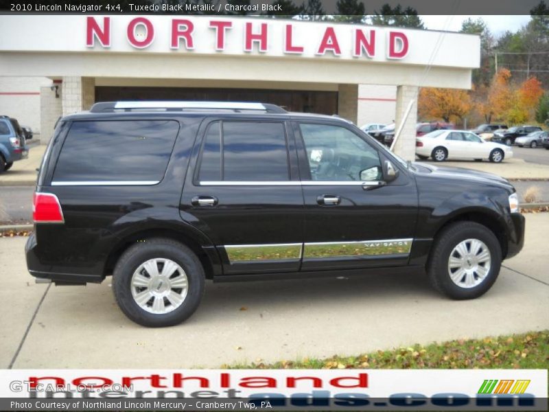 Tuxedo Black Metallic / Charcoal Black 2010 Lincoln Navigator 4x4