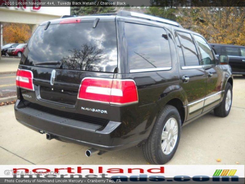 Tuxedo Black Metallic / Charcoal Black 2010 Lincoln Navigator 4x4