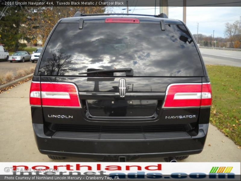 Tuxedo Black Metallic / Charcoal Black 2010 Lincoln Navigator 4x4