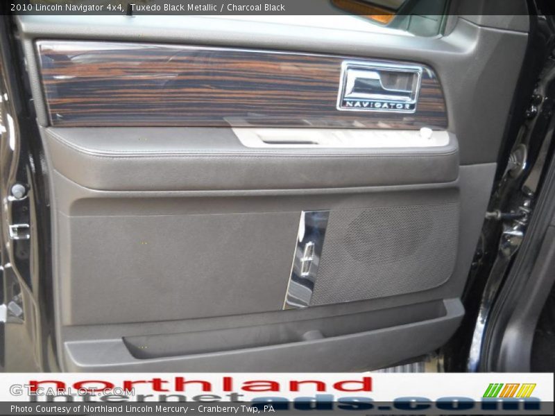 Tuxedo Black Metallic / Charcoal Black 2010 Lincoln Navigator 4x4