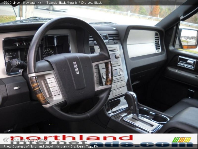 Tuxedo Black Metallic / Charcoal Black 2010 Lincoln Navigator 4x4