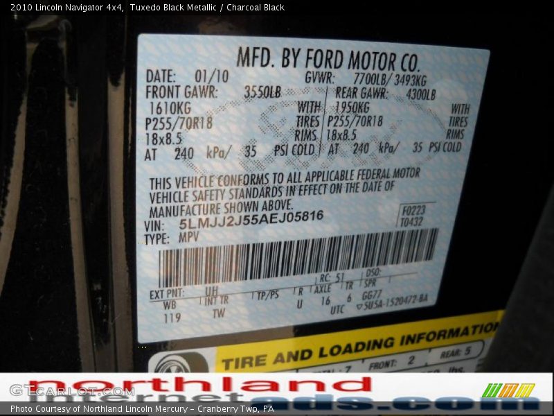 Tuxedo Black Metallic / Charcoal Black 2010 Lincoln Navigator 4x4