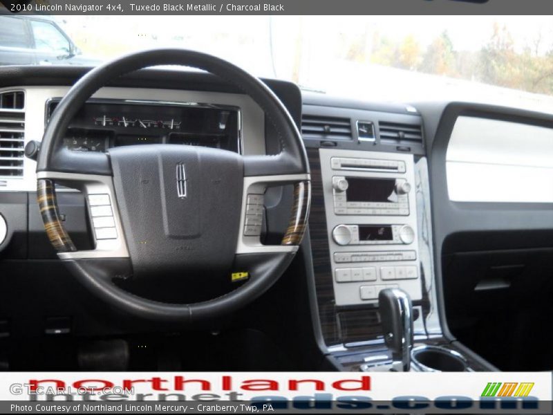 Tuxedo Black Metallic / Charcoal Black 2010 Lincoln Navigator 4x4