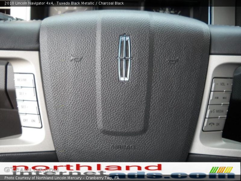 Tuxedo Black Metallic / Charcoal Black 2010 Lincoln Navigator 4x4