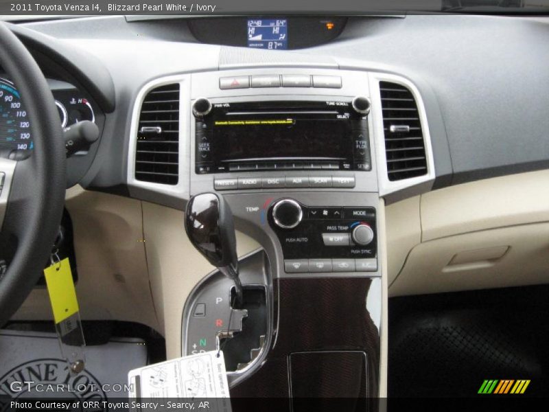 Blizzard Pearl White / Ivory 2011 Toyota Venza I4