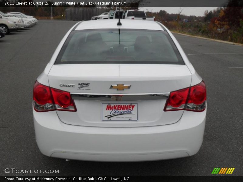 Summit White / Jet Black/Medium Titanium 2011 Chevrolet Cruze LS