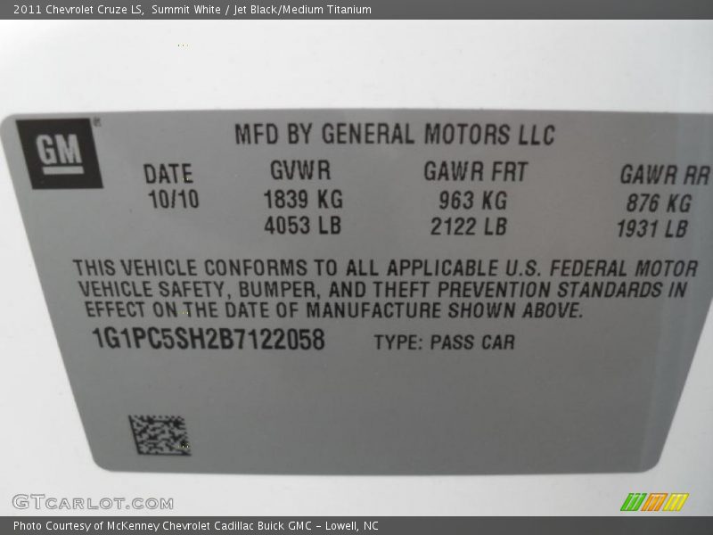 Summit White / Jet Black/Medium Titanium 2011 Chevrolet Cruze LS