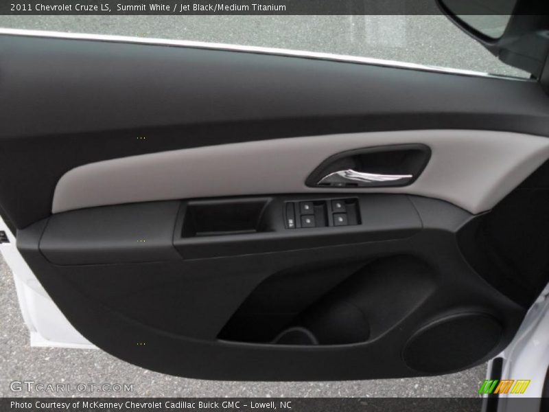 Summit White / Jet Black/Medium Titanium 2011 Chevrolet Cruze LS