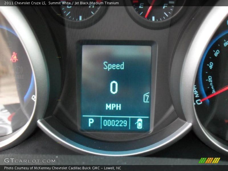 Summit White / Jet Black/Medium Titanium 2011 Chevrolet Cruze LS