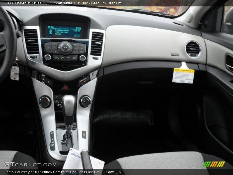 Summit White / Jet Black/Medium Titanium 2011 Chevrolet Cruze LS