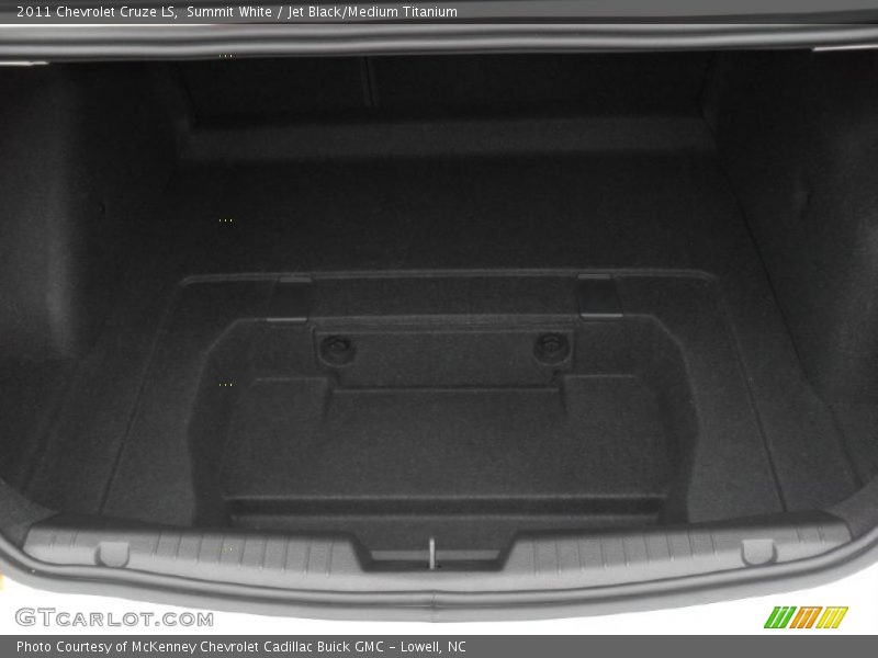 Summit White / Jet Black/Medium Titanium 2011 Chevrolet Cruze LS