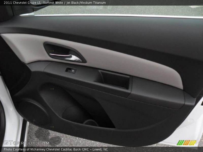 Summit White / Jet Black/Medium Titanium 2011 Chevrolet Cruze LS