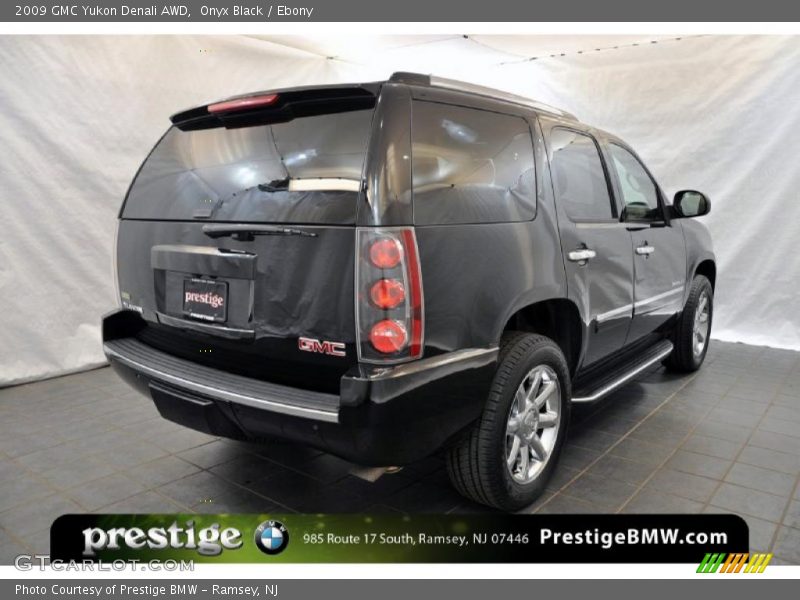 Onyx Black / Ebony 2009 GMC Yukon Denali AWD