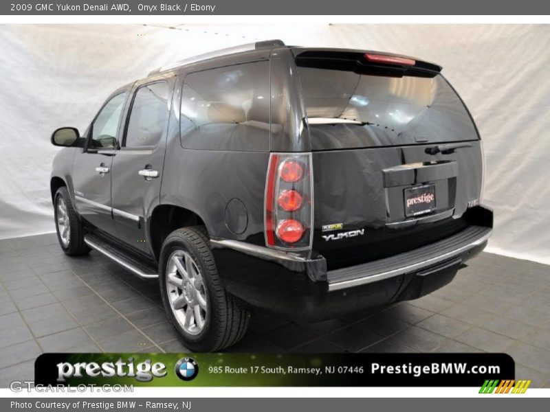 Onyx Black / Ebony 2009 GMC Yukon Denali AWD