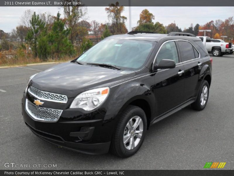 Front 3/4 View of 2011 Equinox LT