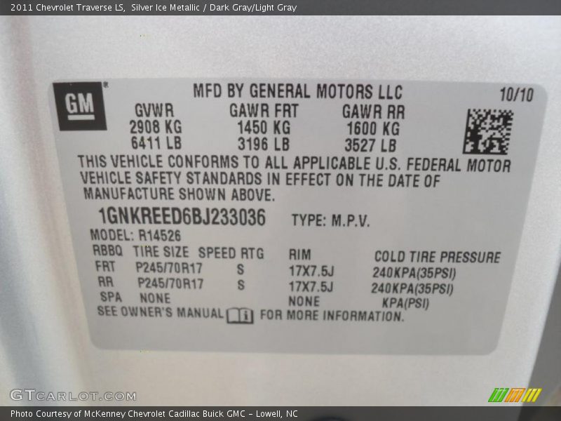 Silver Ice Metallic / Dark Gray/Light Gray 2011 Chevrolet Traverse LS