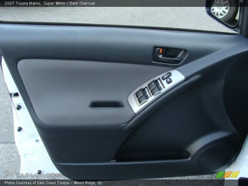Super White / Dark Charcoal 2007 Toyota Matrix