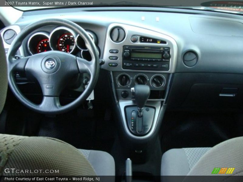 Super White / Dark Charcoal 2007 Toyota Matrix