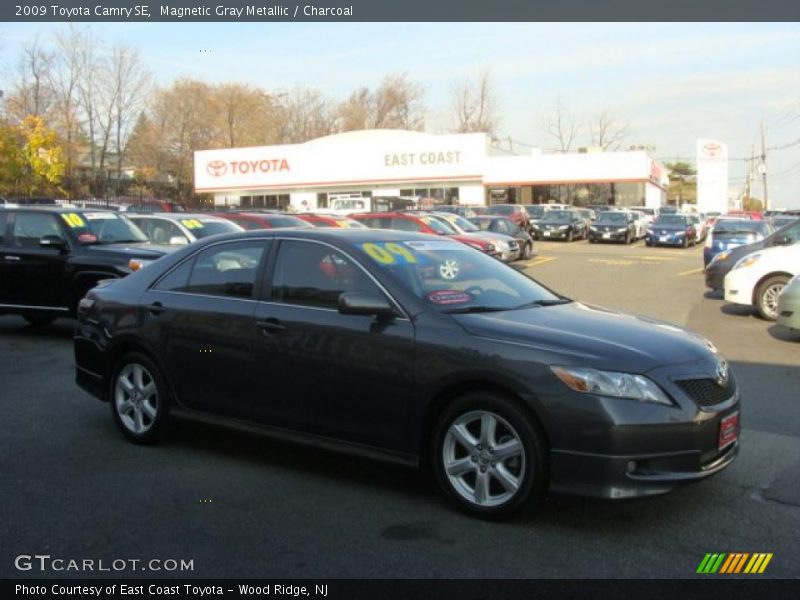 Magnetic Gray Metallic / Charcoal 2009 Toyota Camry SE