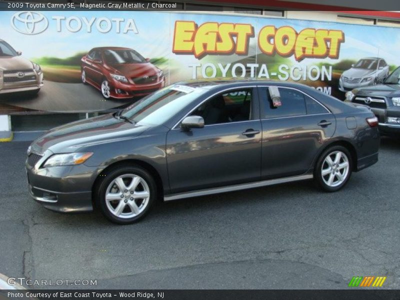 Magnetic Gray Metallic / Charcoal 2009 Toyota Camry SE