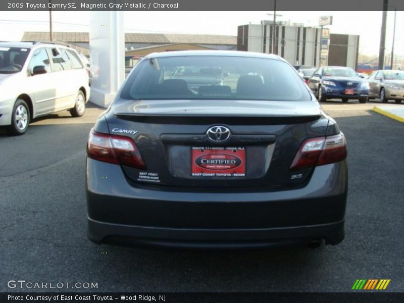 Magnetic Gray Metallic / Charcoal 2009 Toyota Camry SE