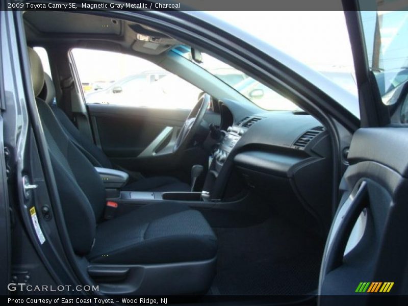 Magnetic Gray Metallic / Charcoal 2009 Toyota Camry SE
