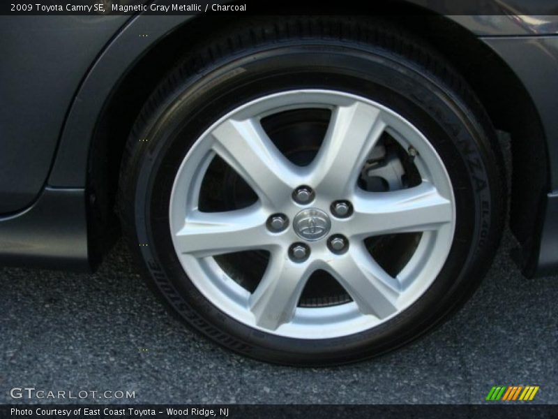Magnetic Gray Metallic / Charcoal 2009 Toyota Camry SE