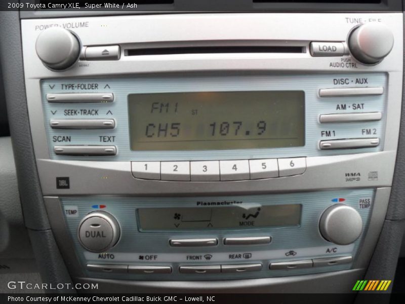 Super White / Ash 2009 Toyota Camry XLE