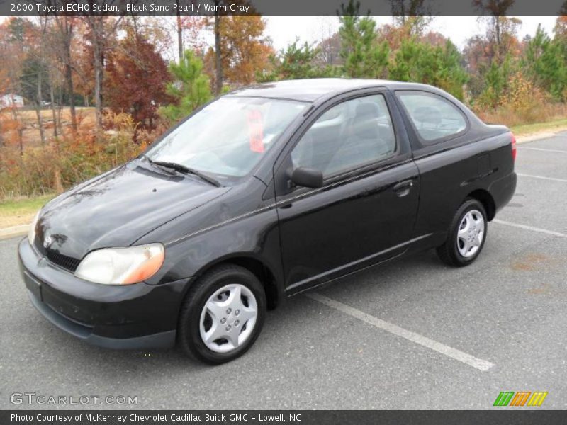 Front 3/4 View of 2000 ECHO Sedan