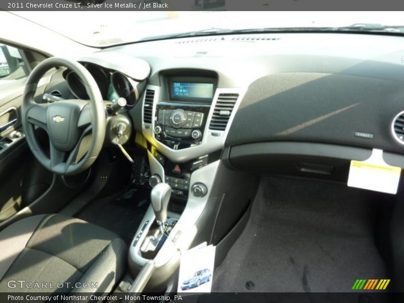 Silver Ice Metallic / Jet Black 2011 Chevrolet Cruze LT