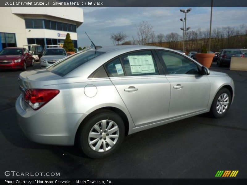 Silver Ice Metallic / Jet Black 2011 Chevrolet Cruze LT