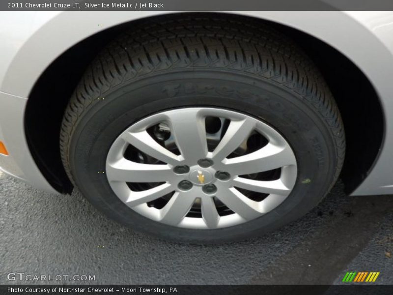 Silver Ice Metallic / Jet Black 2011 Chevrolet Cruze LT