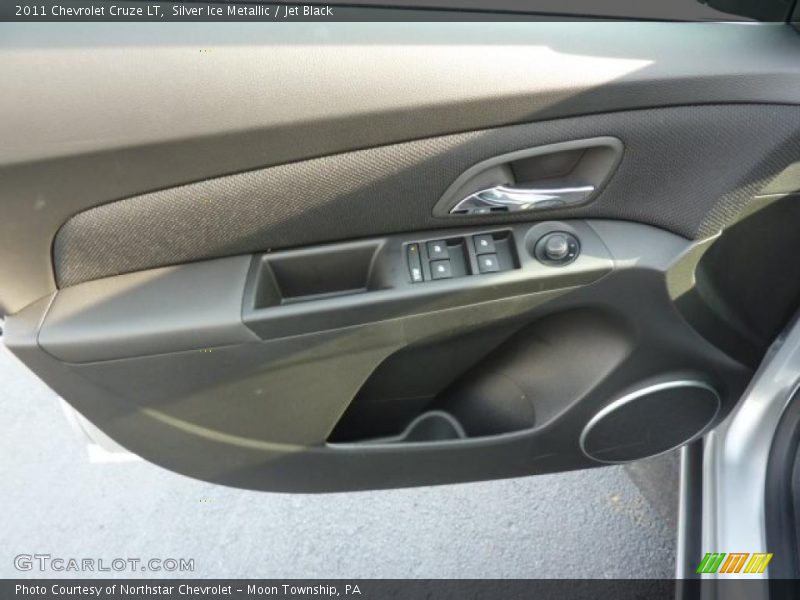 Silver Ice Metallic / Jet Black 2011 Chevrolet Cruze LT