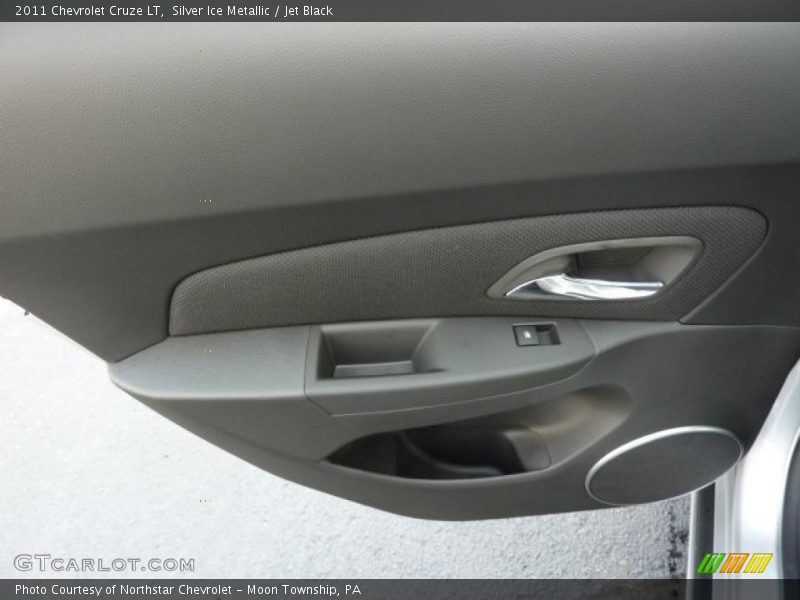 Silver Ice Metallic / Jet Black 2011 Chevrolet Cruze LT