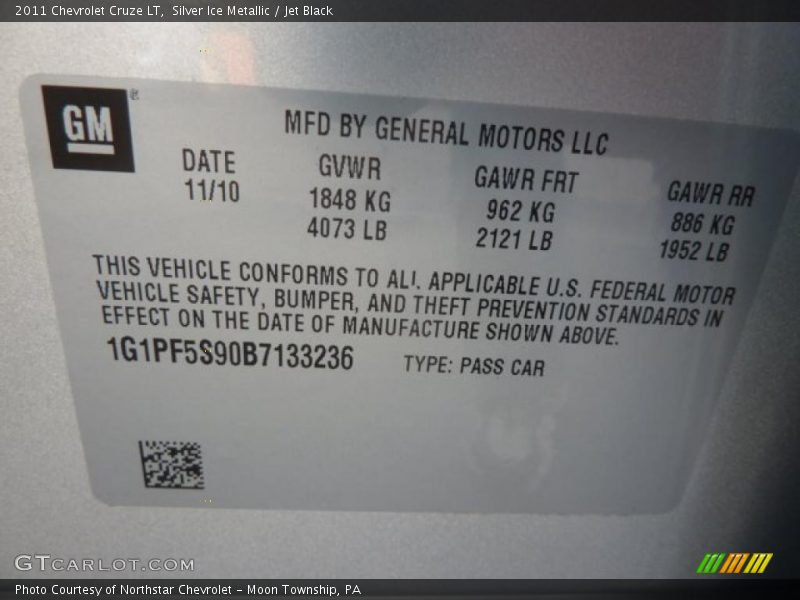 Silver Ice Metallic / Jet Black 2011 Chevrolet Cruze LT