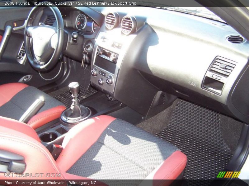Quicksilver / SE Red Leather/Black Sport Grip 2008 Hyundai Tiburon SE