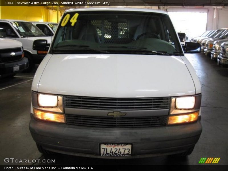 Summit White / Medium Gray 2004 Chevrolet Astro Cargo Van